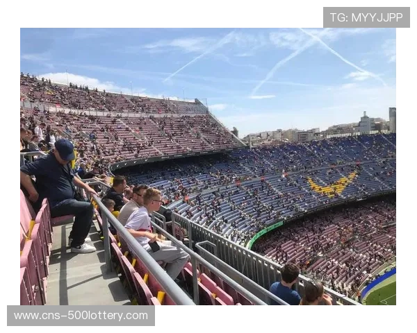 约翰-克鲁伊夫球场应急启用，诺坎普翻新延期凸显施工挑战